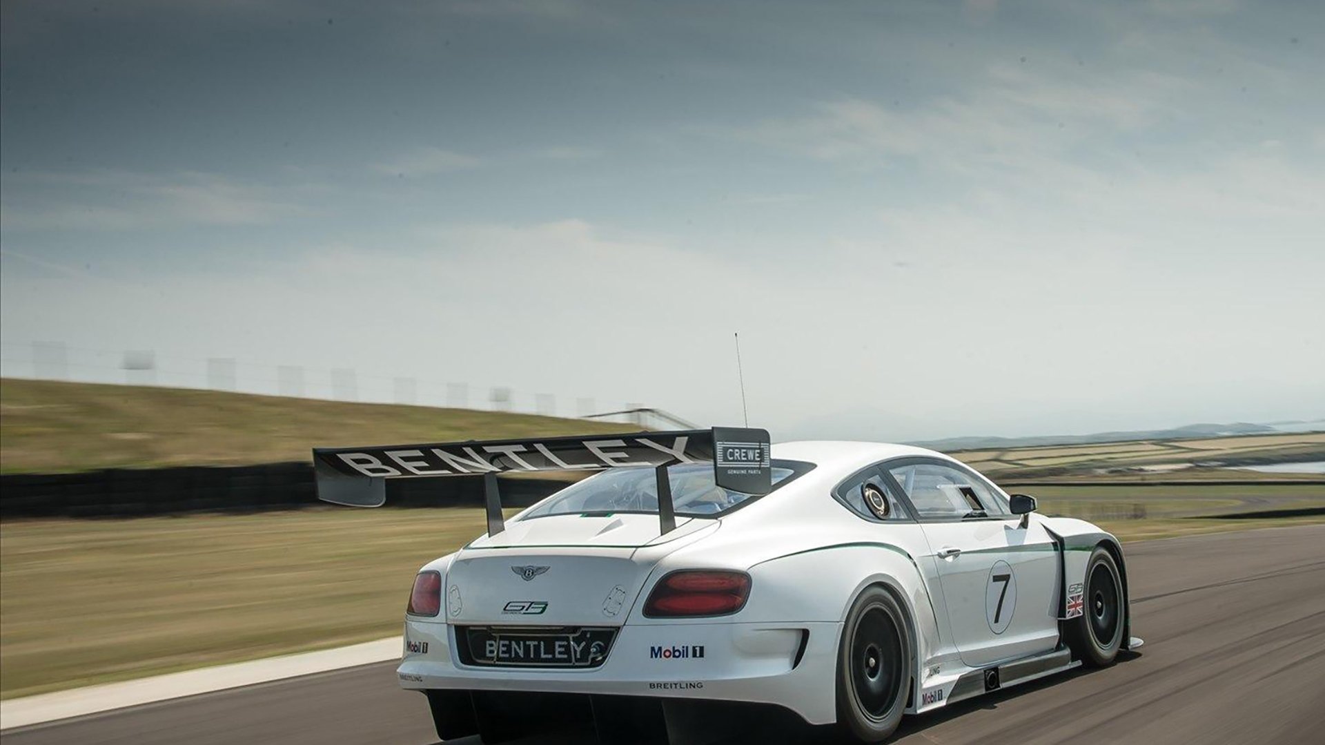 乐鱼官网优惠-跳水动作精准比利时稳步晋级，比利时跳水运动员